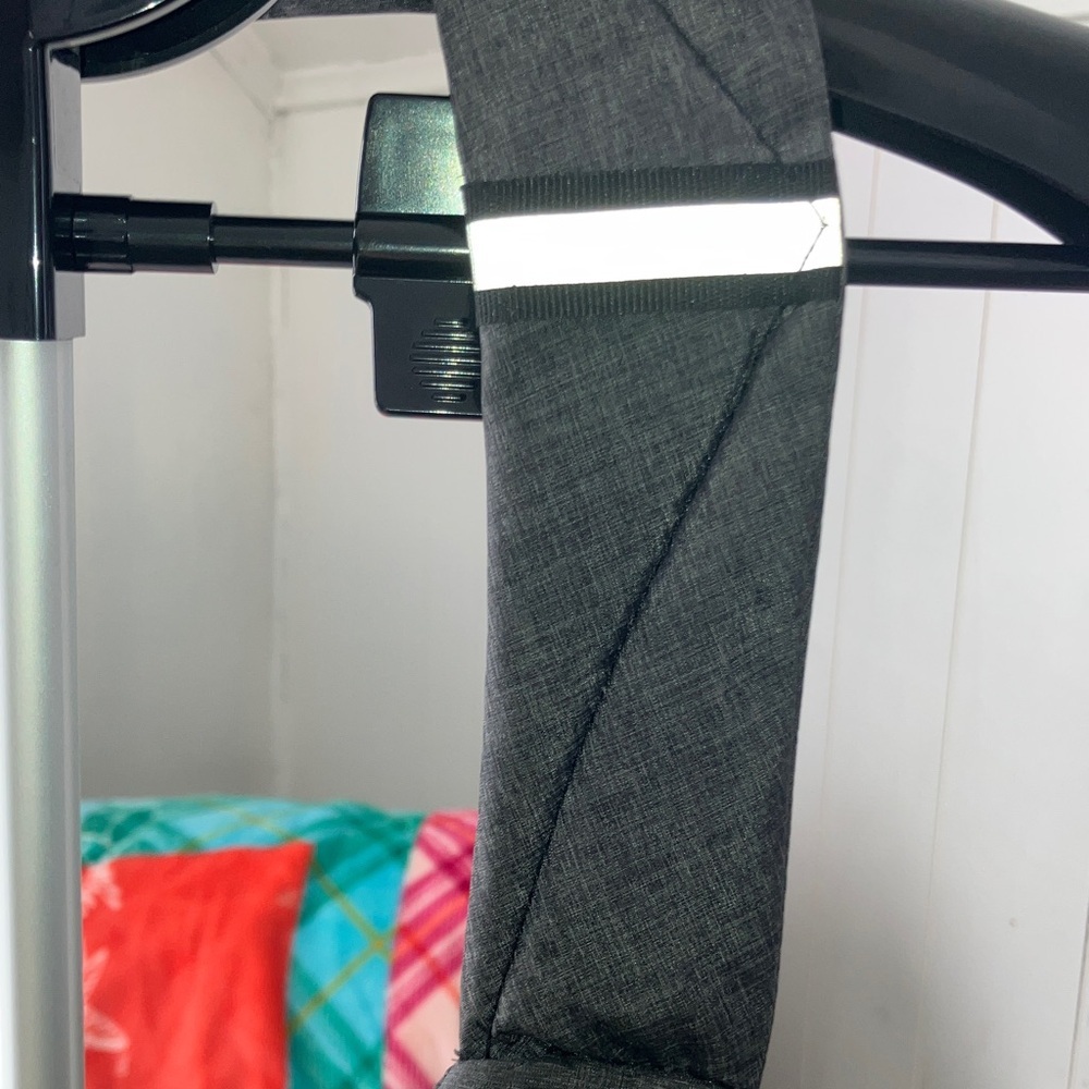 Stylish Black unisex Sling Bag - Picture 9 of 10